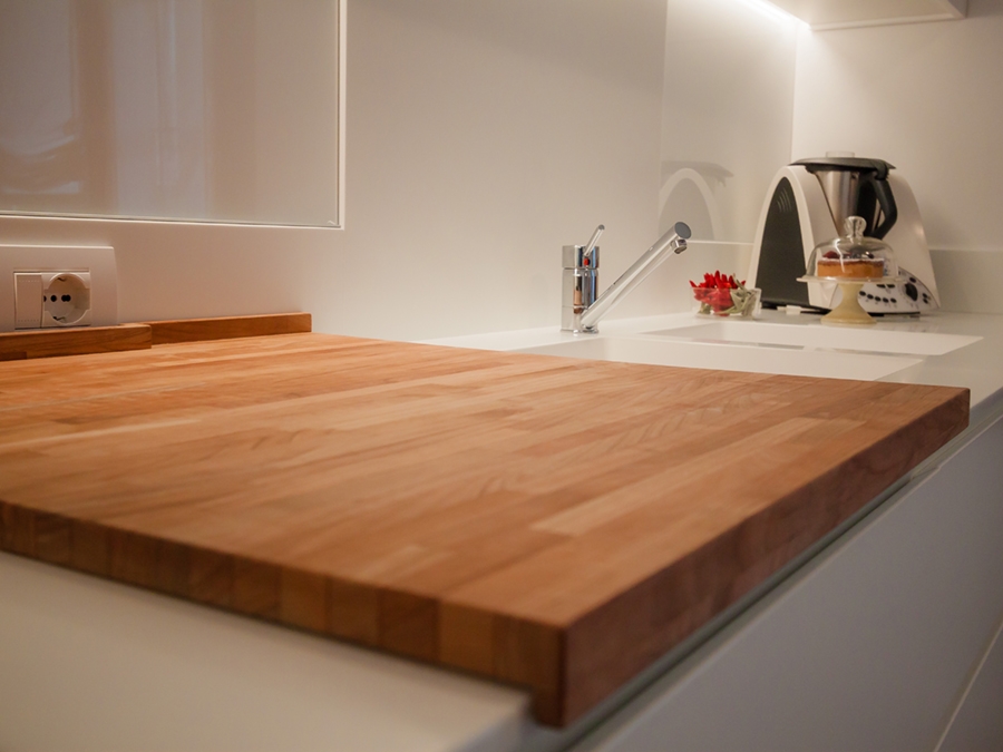tagliere legno cucina essenziale