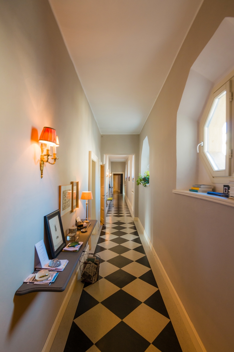 hallway eclectic apartment Milan