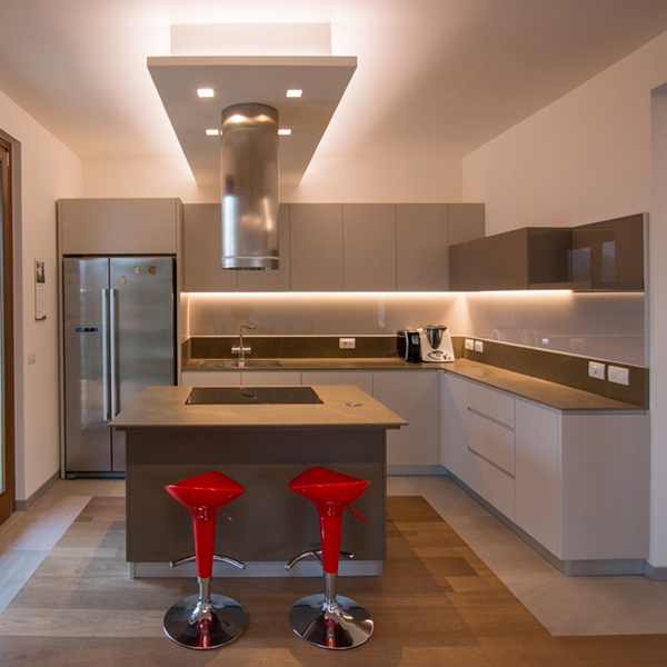 One kitchen a week, part 3: hi-tech contemporaneo