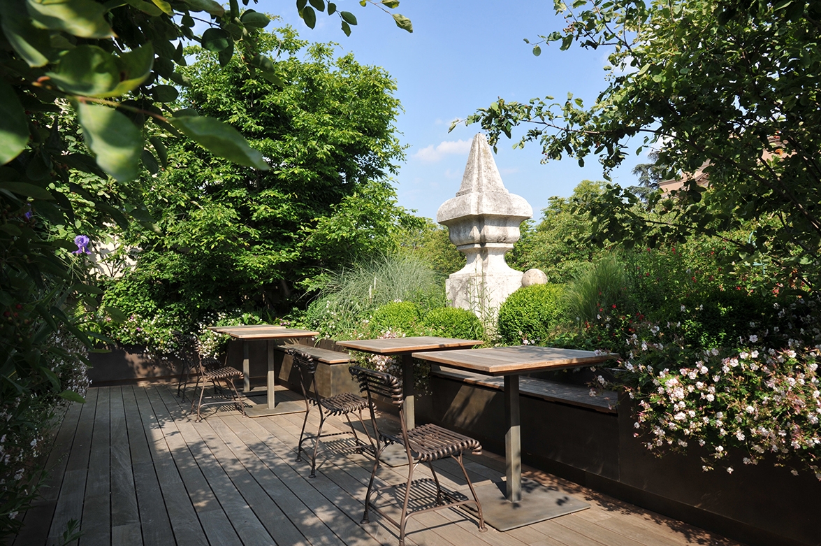 external furniture greenery