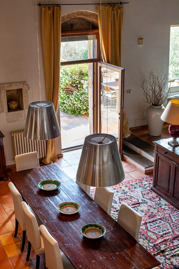 traditional villa Sicily dining table