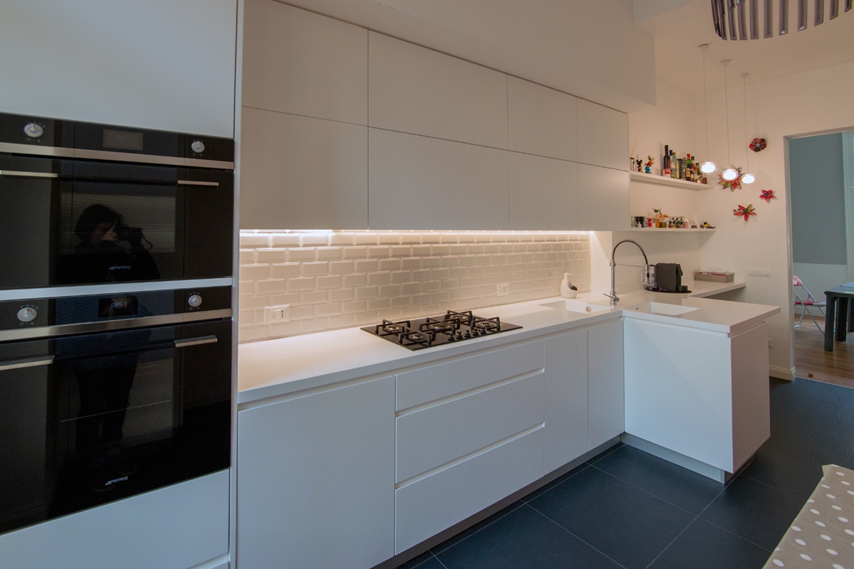 cucina total white contemporanea