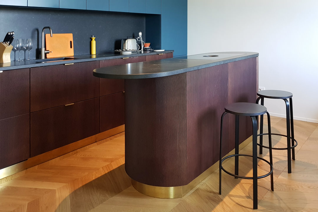 Modulor cucina moderna dai toni scuri_02 Modulor cucina moderna dai toni scuri_02