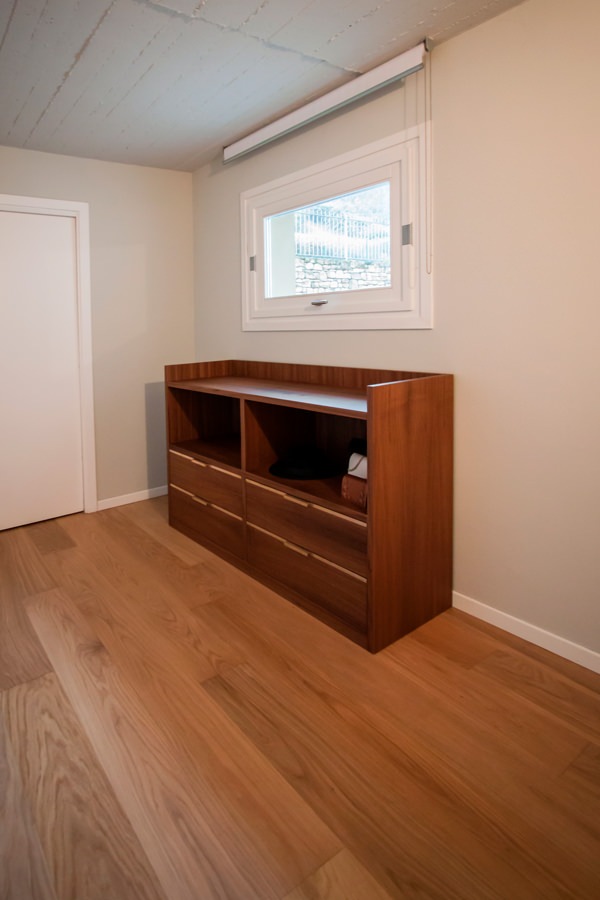 chest of drawers side view