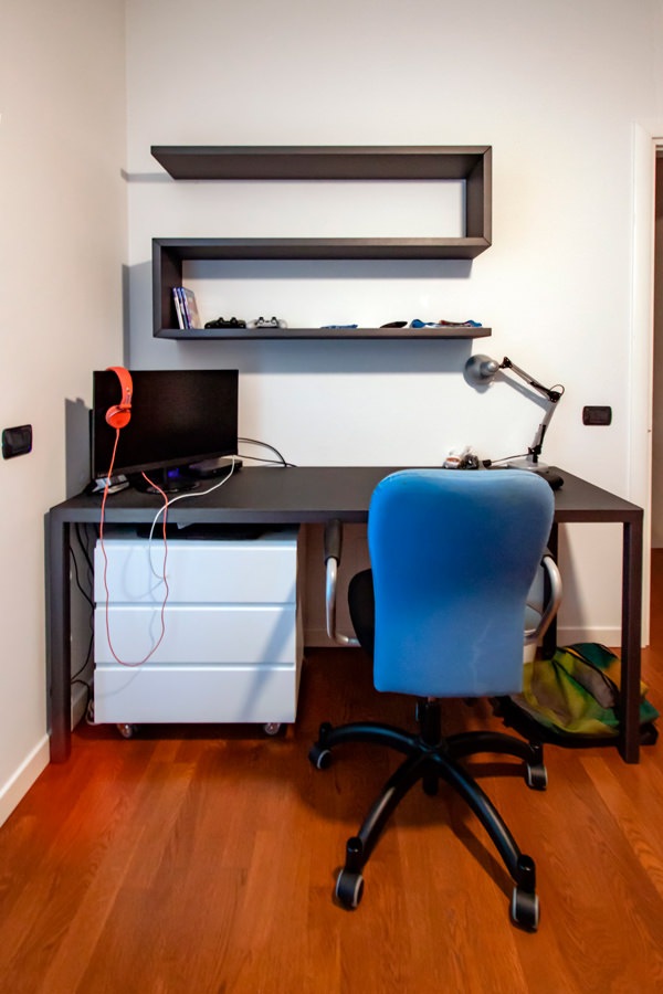 anthracite metal desk front view