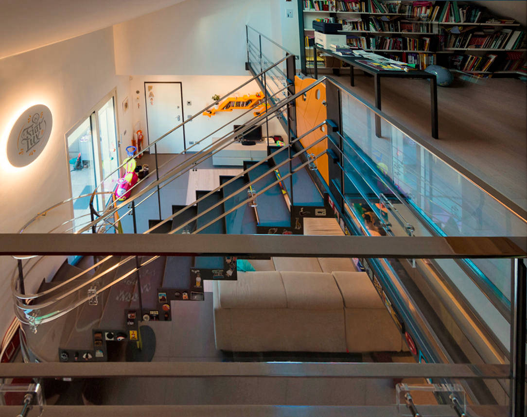 closing balcony and child safety gates