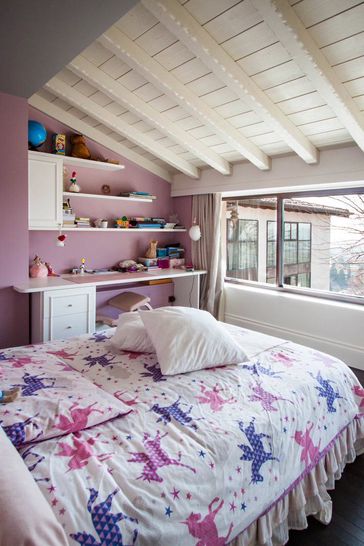 classic-style-bedroom-customed-desk