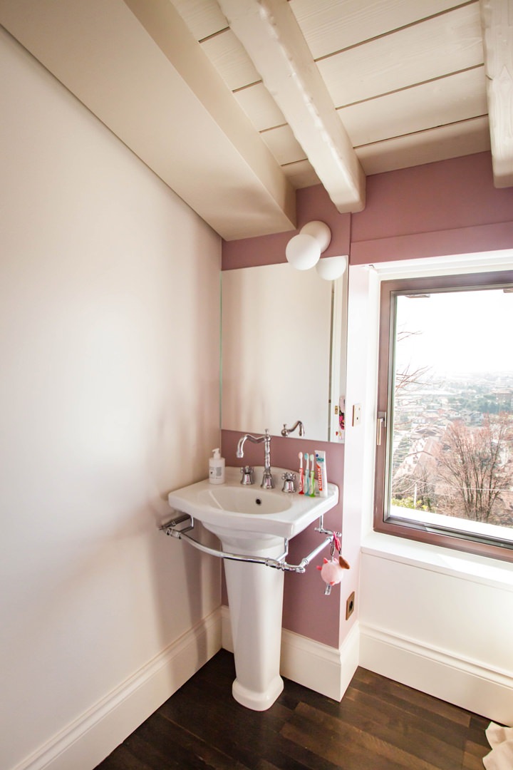 customed-mirror-standing-sink