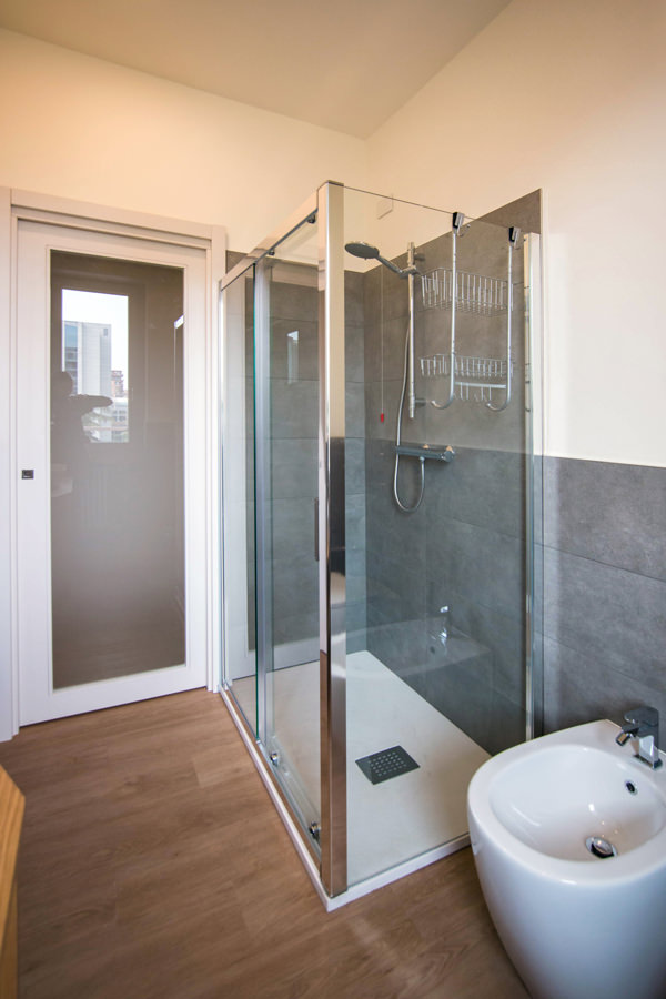 doccia-vetro-bagno-contemporaneo-grigio