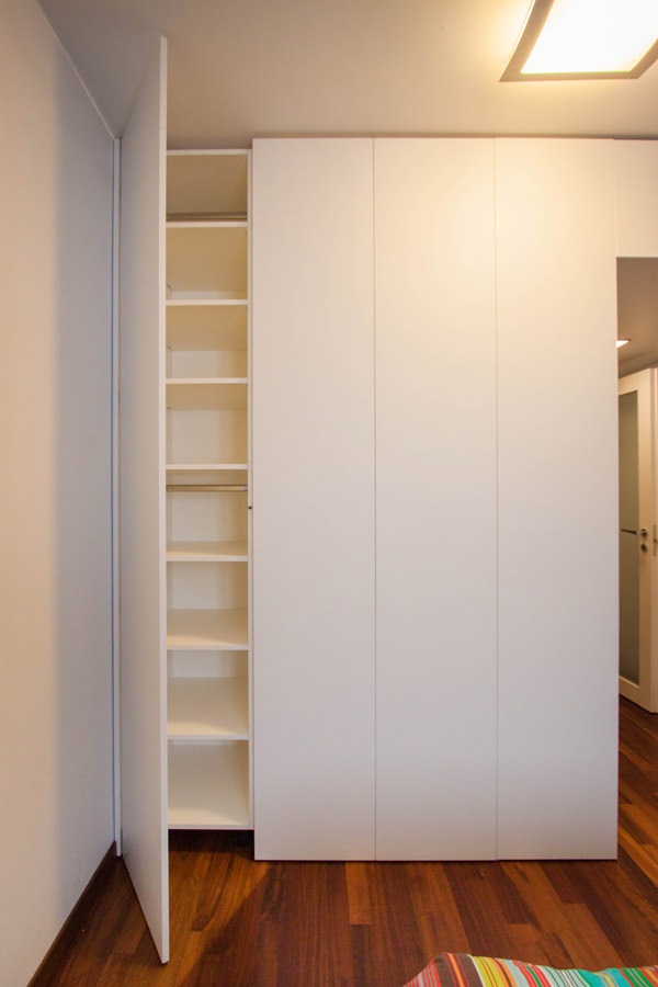 external-walk-in-closet-door-accessible-shelves-inside