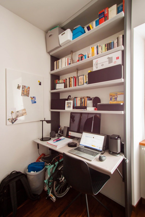 mobile-desk-bookcase-shoulders-iron
