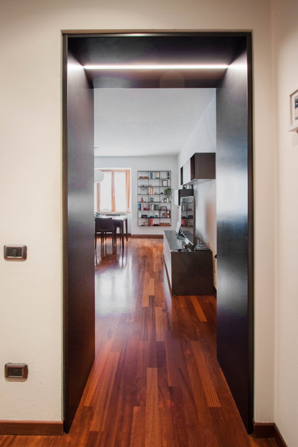 entrance-portal-hall-iron-black-waxed-recessed-lighting