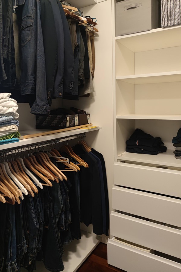 side-view-hanger-walk-in-closet-drawers-linen
