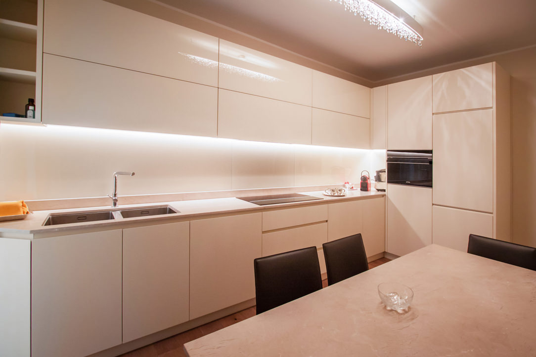 cream-colored shaped kitchen lacobel wall units