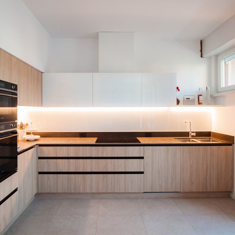 A wood-effect laminate kitchen