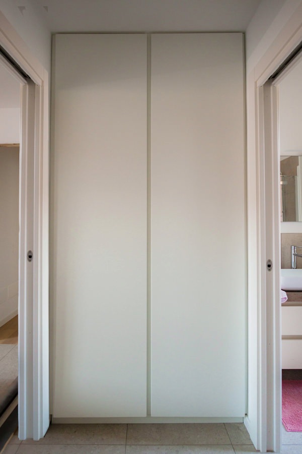 anti-bathroom corridor furniture full-height doors recessed handles