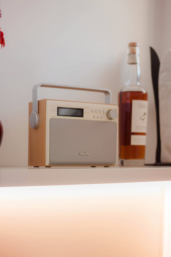 white lacobel wall units matt white lacquered shelf