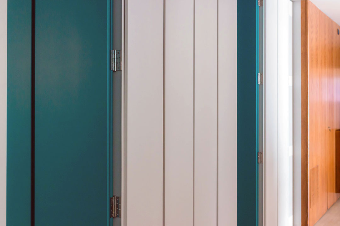 door opening lacquered doors wardrobe corridor