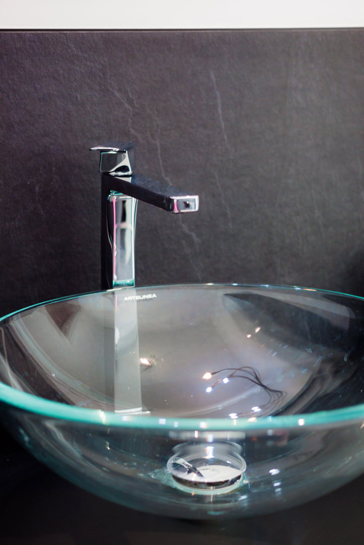 detail sink