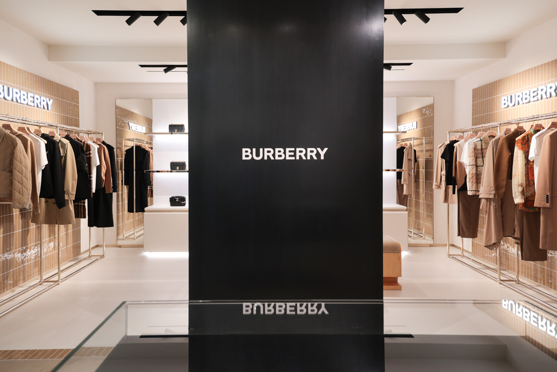 burberry fronte corner