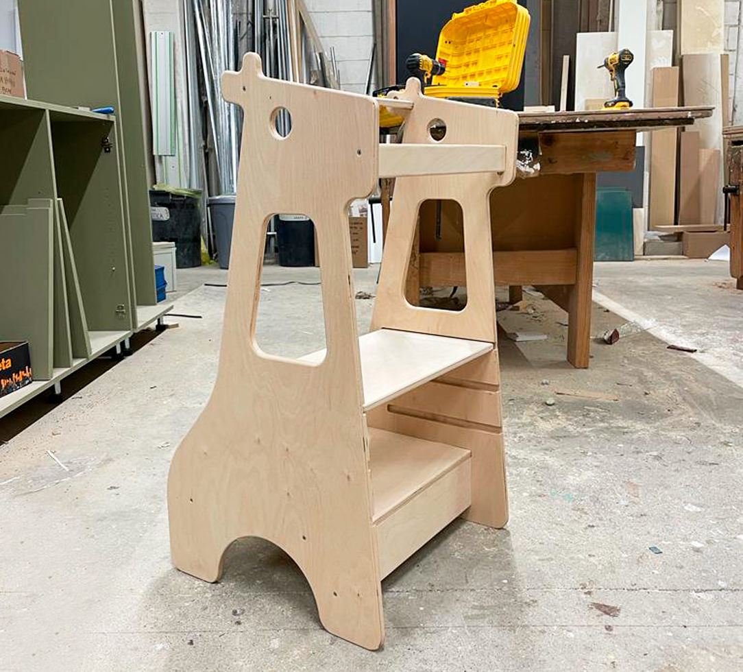  Montessori giraffe turret