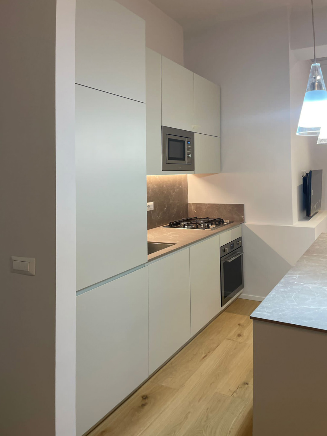 minimal kitchen lateral