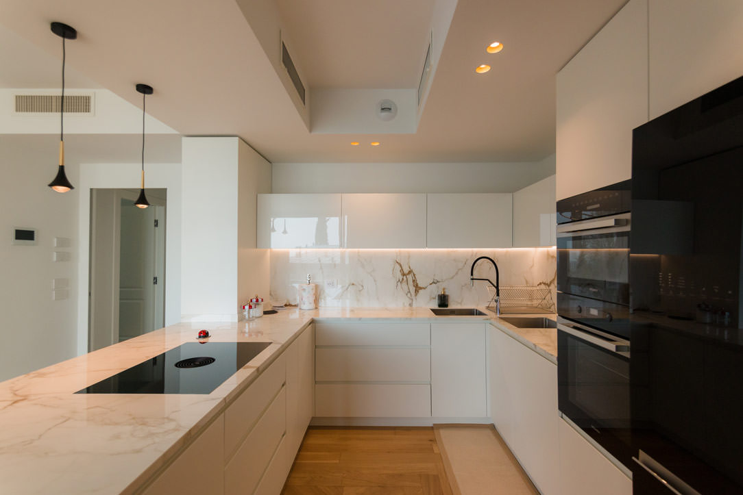  kitchen in matt and glossy lacquered MDF