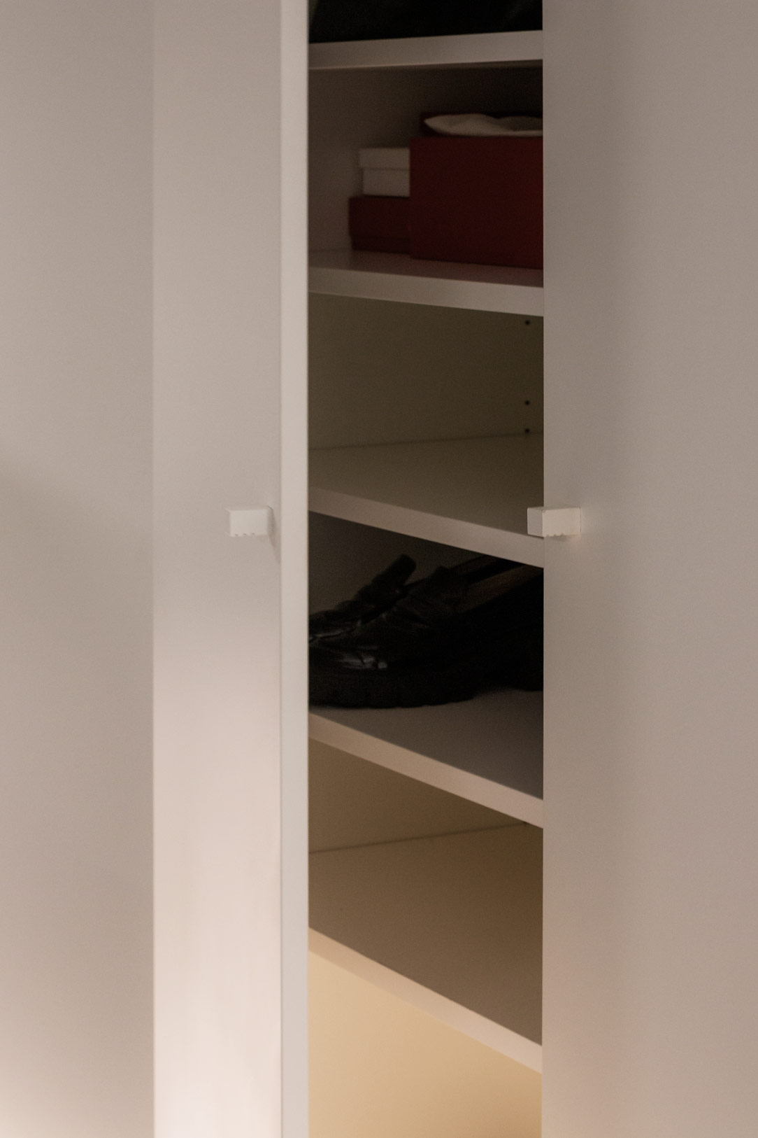 shelves detail