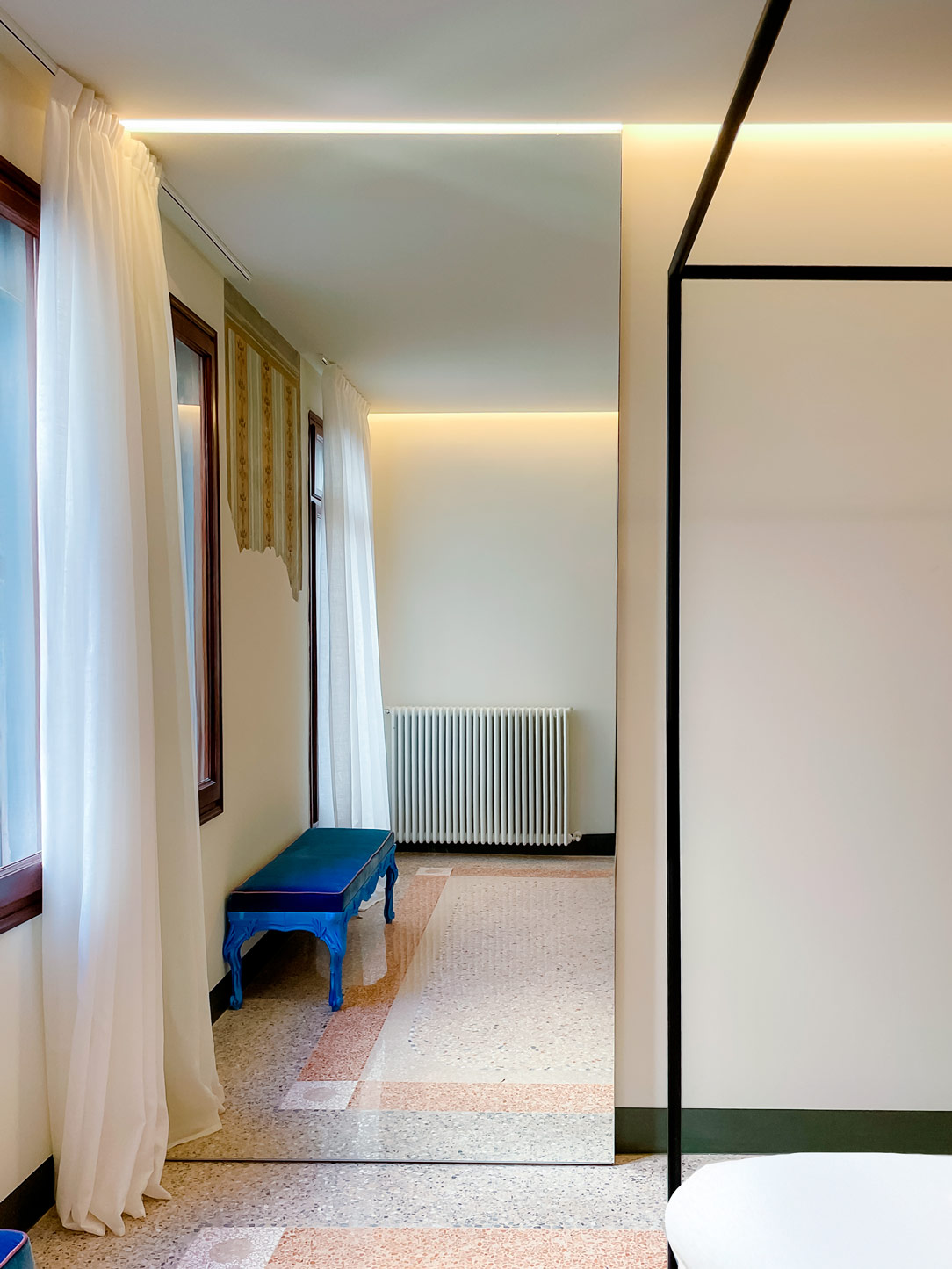 scorcio porta specchio