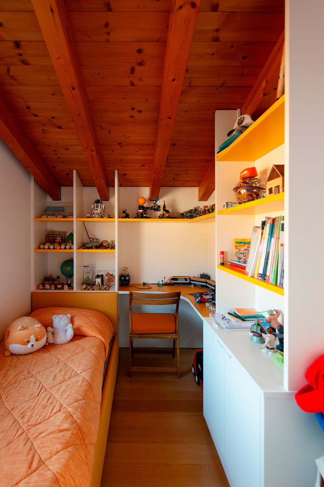 portion 1 Space-saving bedroom