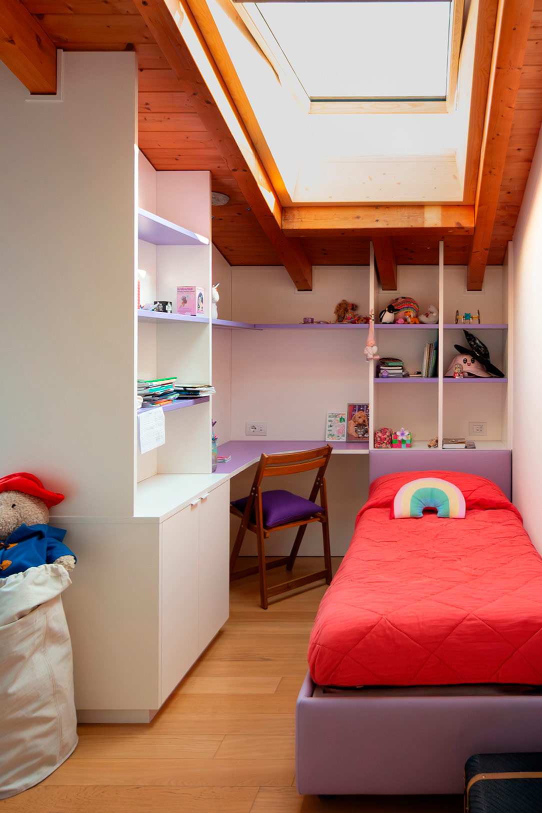 portion 2 Space-saving bedroom