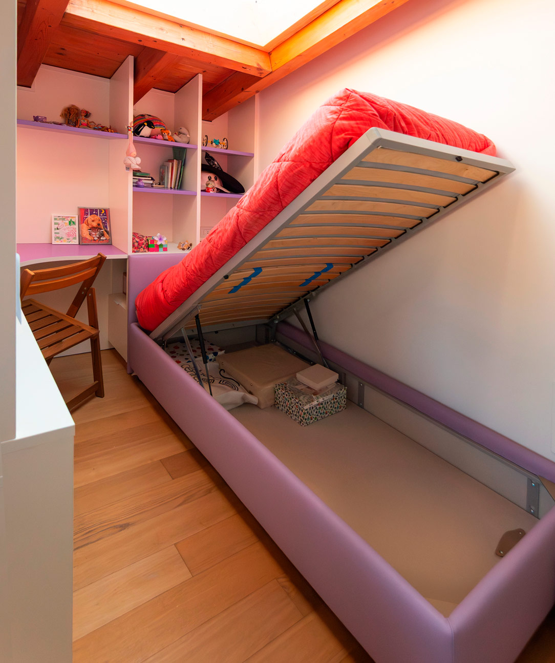 Storage bed Storage bed