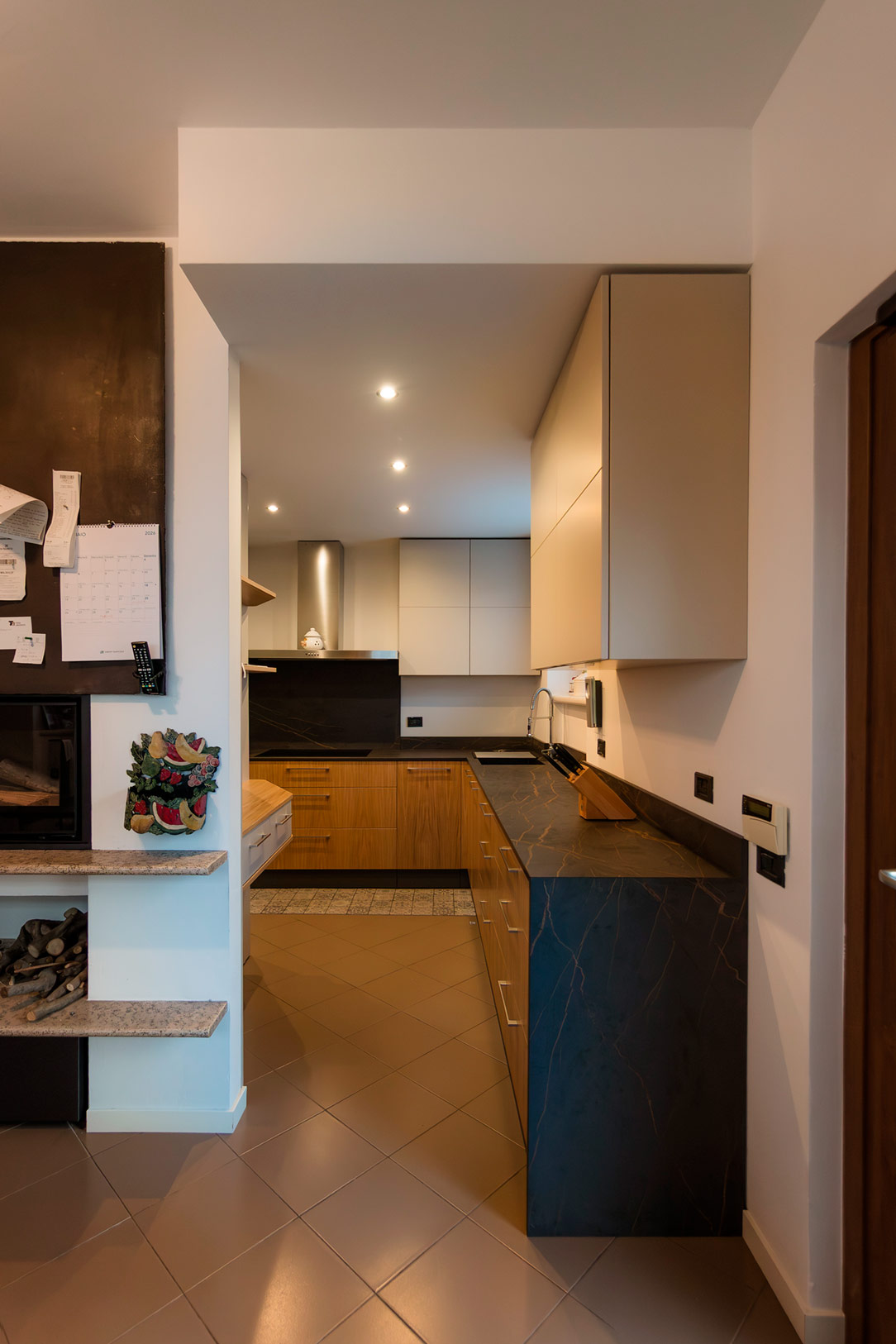 Dekton Laurent, pearl grey, oak kitchen Dekton Laurent, pearl grey, oak kitchen